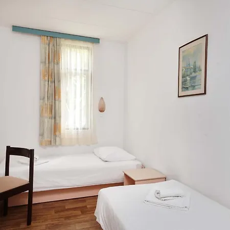 Astra Plava Laguna Apartman *